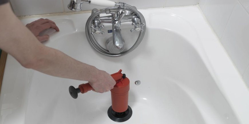 Tout Savoir sur le Débouchage Baignoire : Causes, Solutions et Prévention