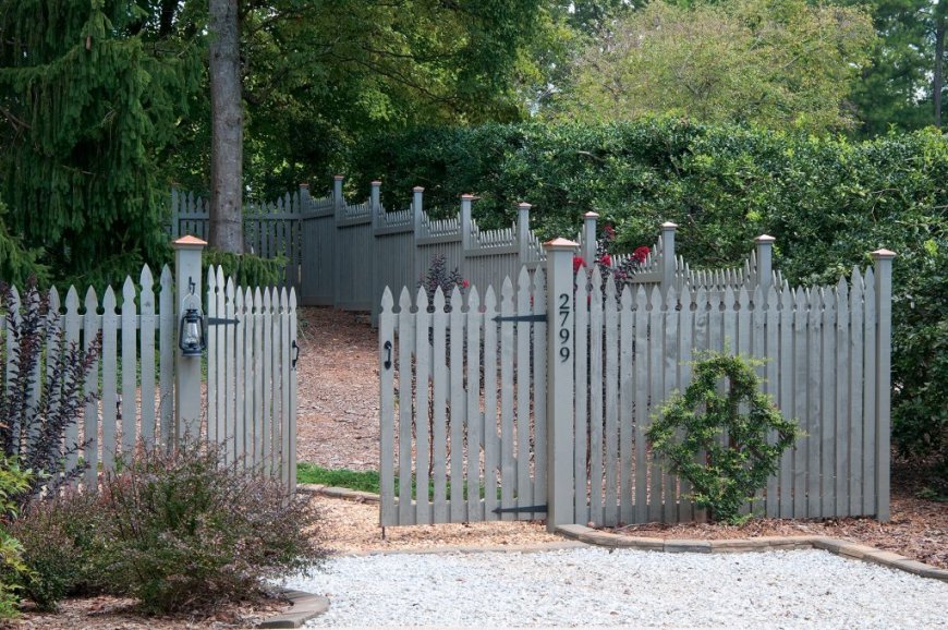 Build a Stylish Shadow Box Fence for Privacy and Airflow