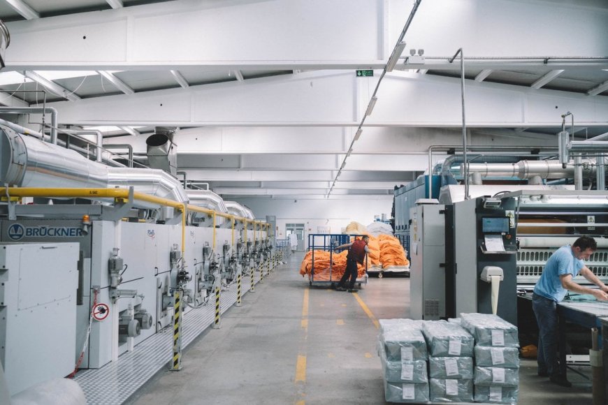 How to Find Wholesale Fabric Suppliers for Small Businesses in the UK