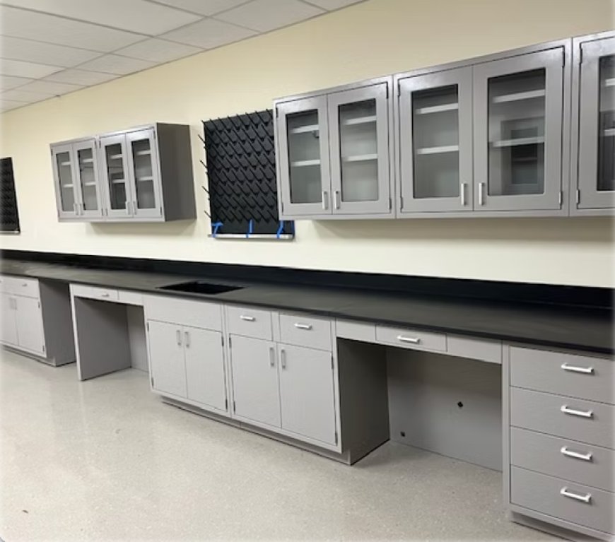Choosing the Right Laboratory Cabinets for Your Space
