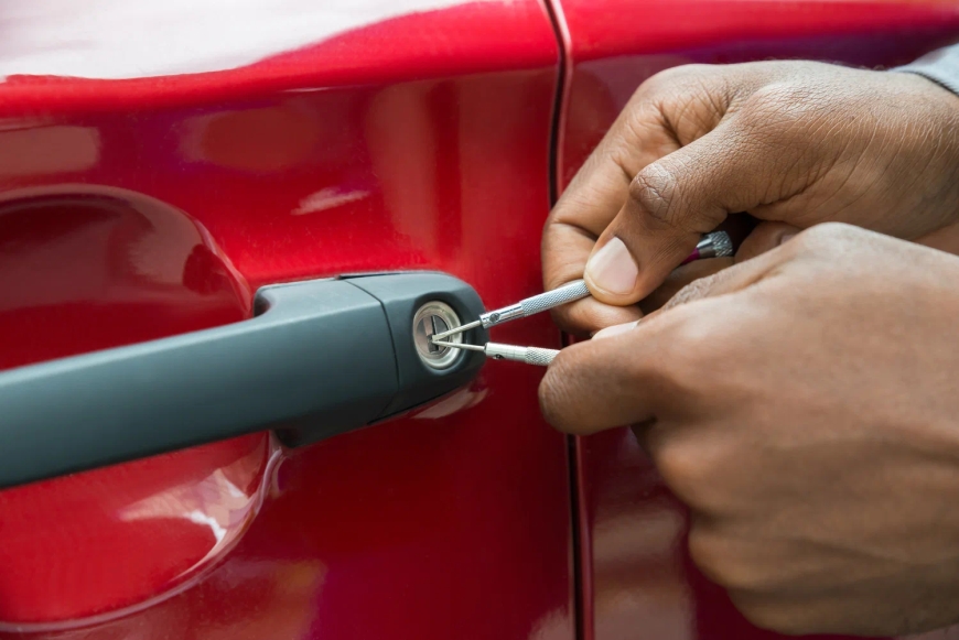 Vehicle Lockout Services Livonia – Swift 24/7 Help