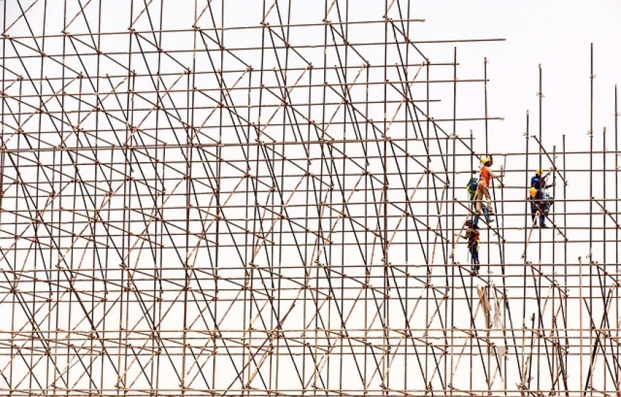Tips for safely assembling scaffolding