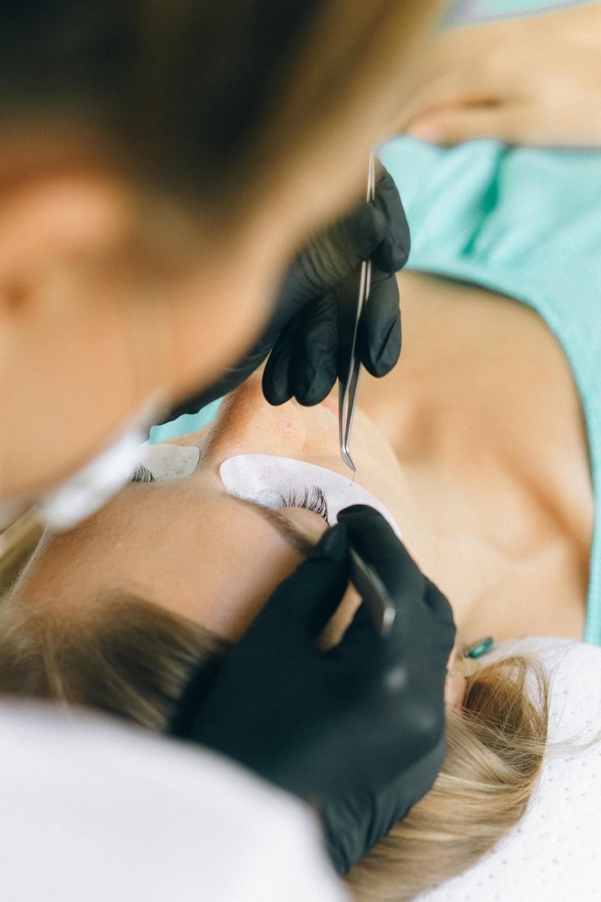 Beyond Lashes: What Students Learn About Eye and Lash Health at a Lash Academy in Winnipeg