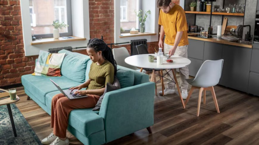 Downtown vs. Midtown: Which Toronto Area Offers Better Furnished Rentals?