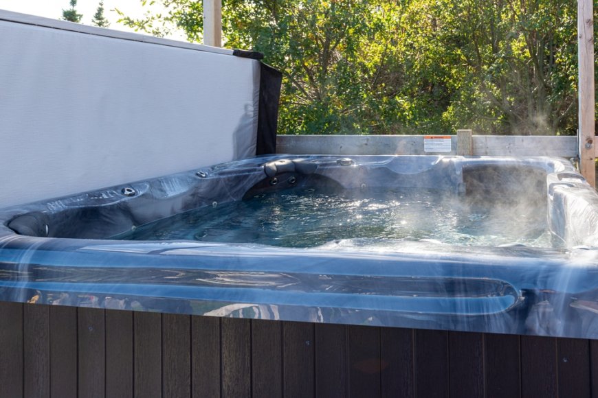 Aromatherapy in a Hot Tub: Benefits to Expect