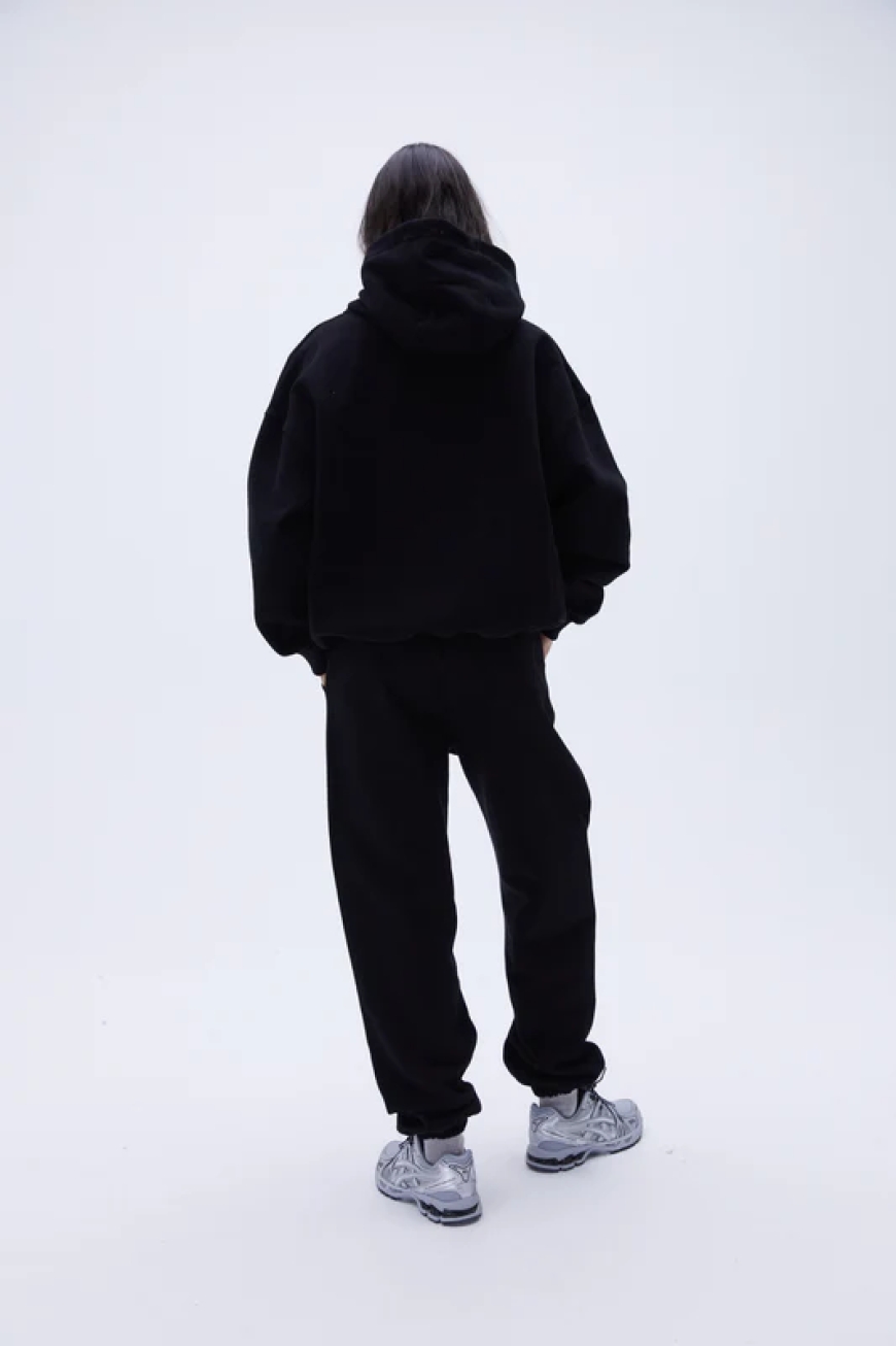 Alo Yoga: Premium Activewear That Combines Fashion and Function