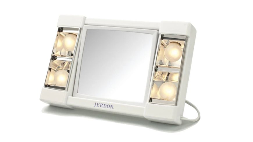 Your New Must-Have Beauty Tool? A Magnified Mirror, Hands Down